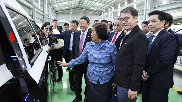 Parliamentarians of Vietnam, Cambodia visit THACO Group